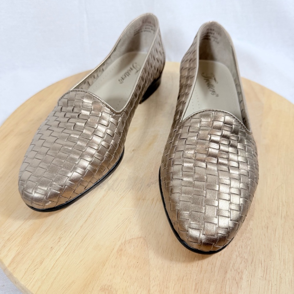Trotters Woven Leather Gold Bronze Slip On Flats Women’s‎ Size 7.5